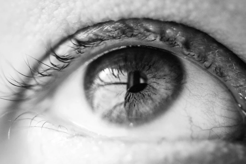 Primer plano del ojo para tratamiento estético de la mirada